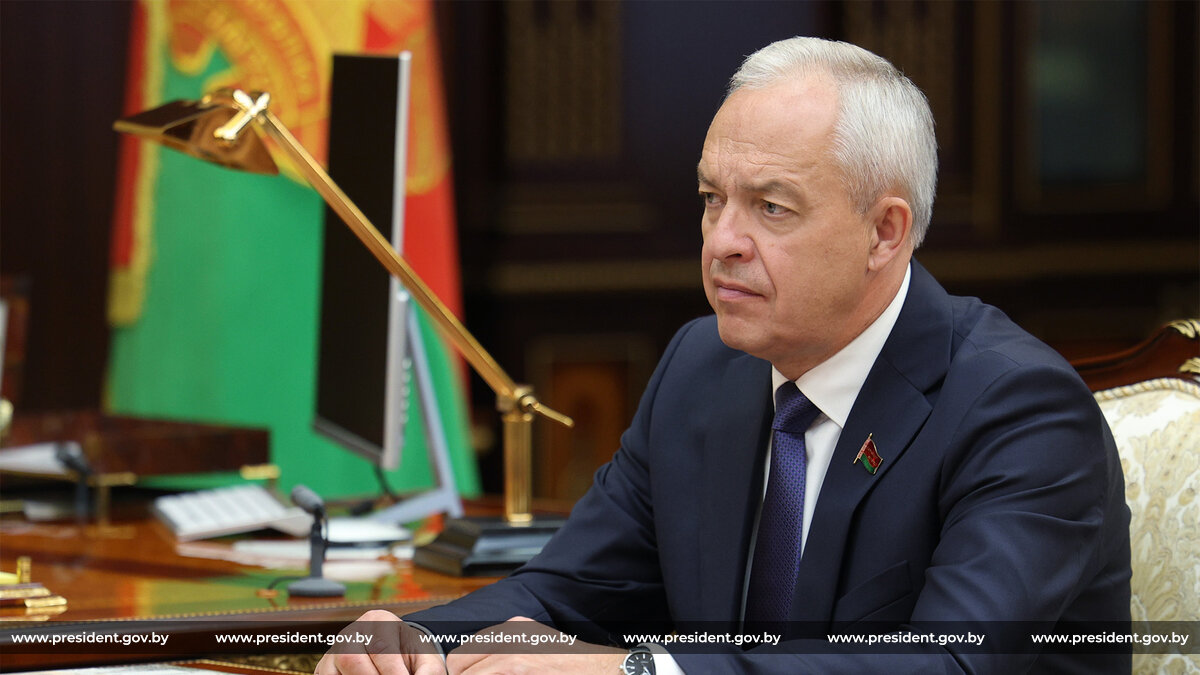 Александр Лукашенко принял с докладом Председателя Палаты представителейНационального собрания