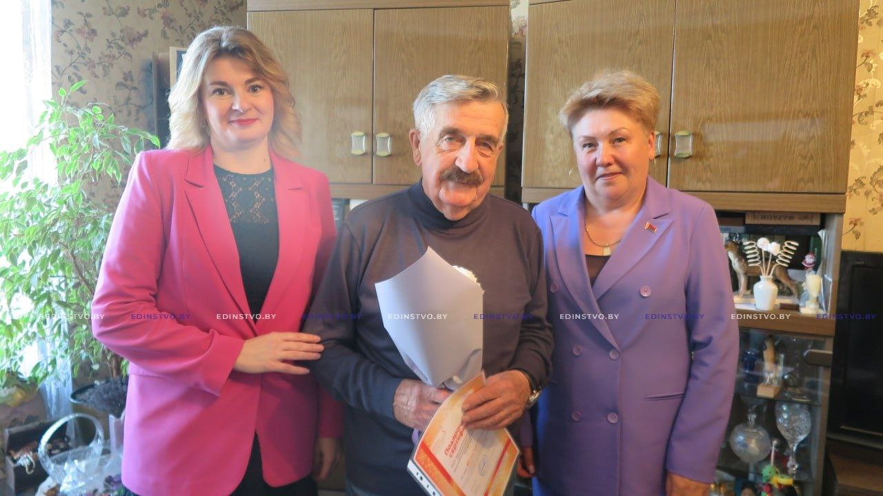 Благодарность за многолетний труд: представители Борисовской ЦРБ поздравили надому ветеранов здравоохранения региона