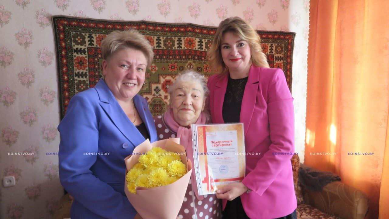 Благодарность за многолетний труд: представители Борисовской ЦРБ поздравили надому ветеранов здравоохранения региона