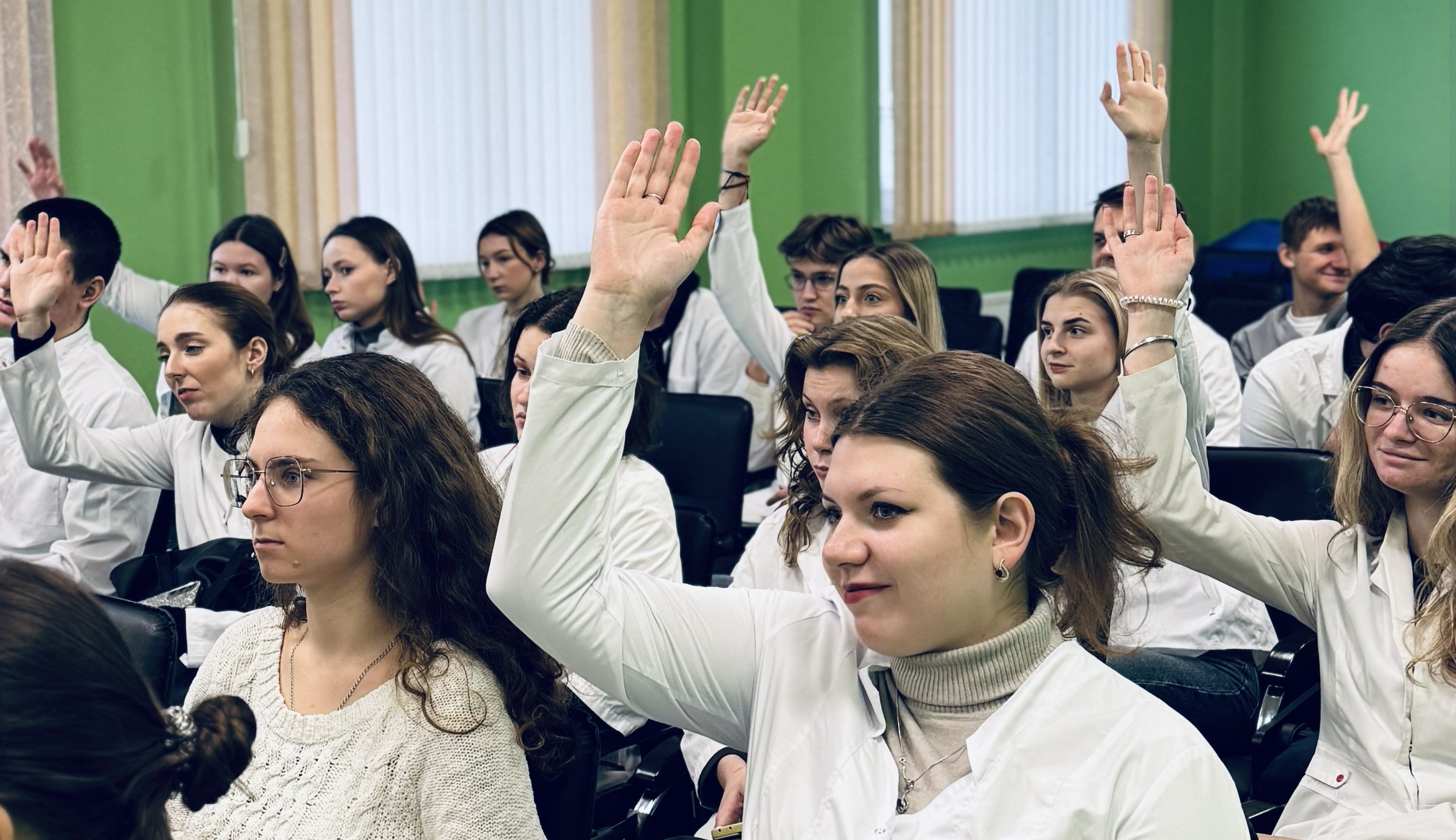 Студенты БГМУ посетили Борисовскую ЦРБ и встретились с руководством района