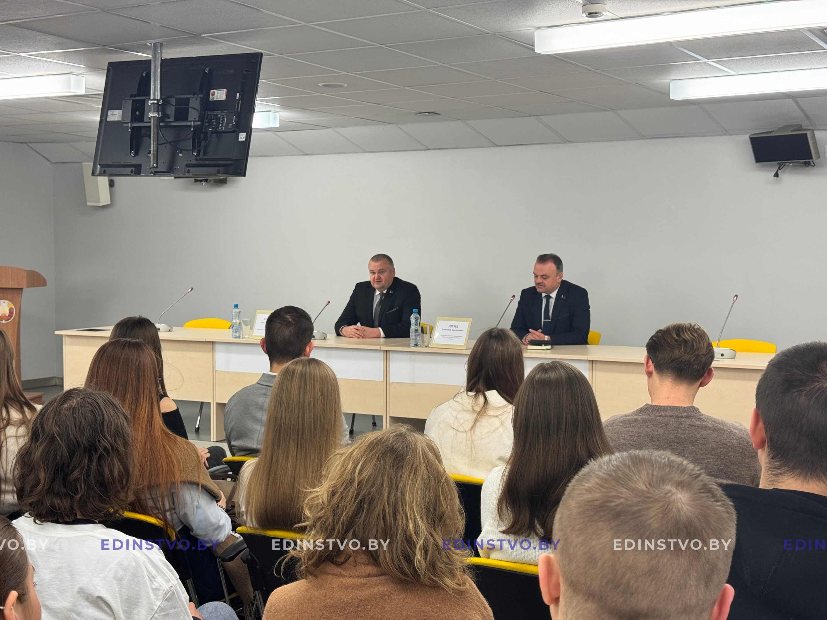 Студенты БГМУ посетили Борисовскую ЦРБ и встретились с руководством района