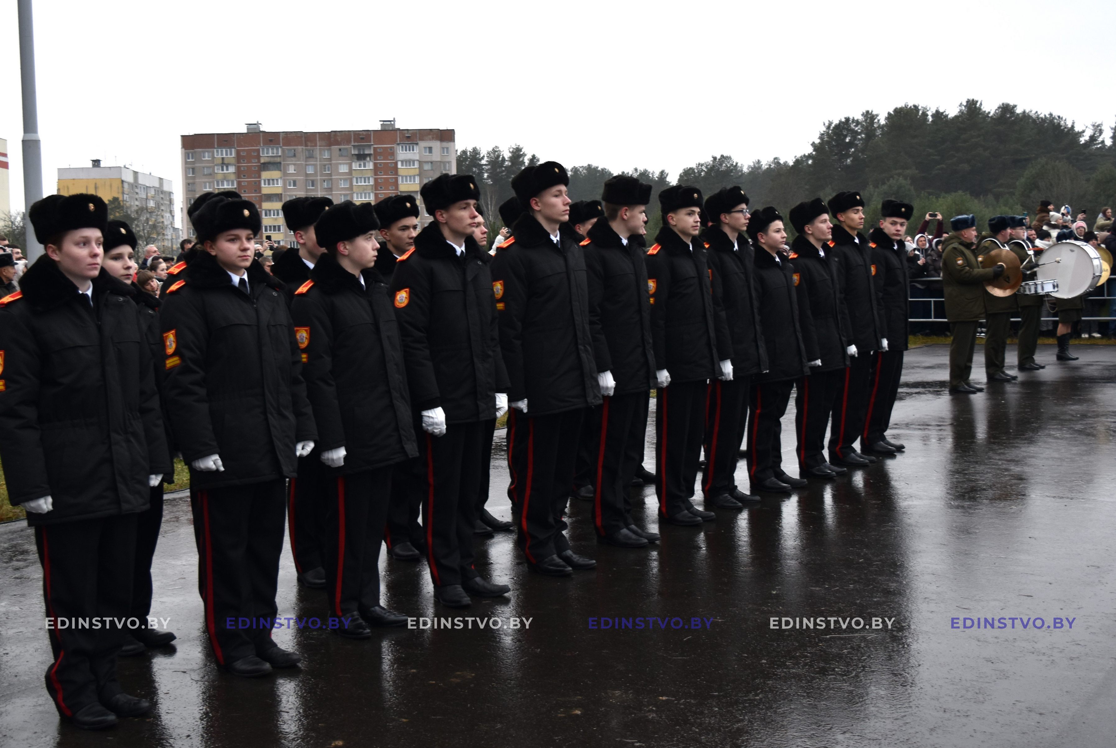 Министр обороны Беларуси Виктор Хренин – на Военной присяге в 72 ОУЦ: «ЗащитаОтечества – обязанность и священный долг гражданина Республики Беларусь» 3 Министр обороны Беларуси Виктор Хренин – на Военной присяге в 72 ОУЦ: «ЗащитаОтечества – обязанность и священный долг гражданина Республики Беларусь»