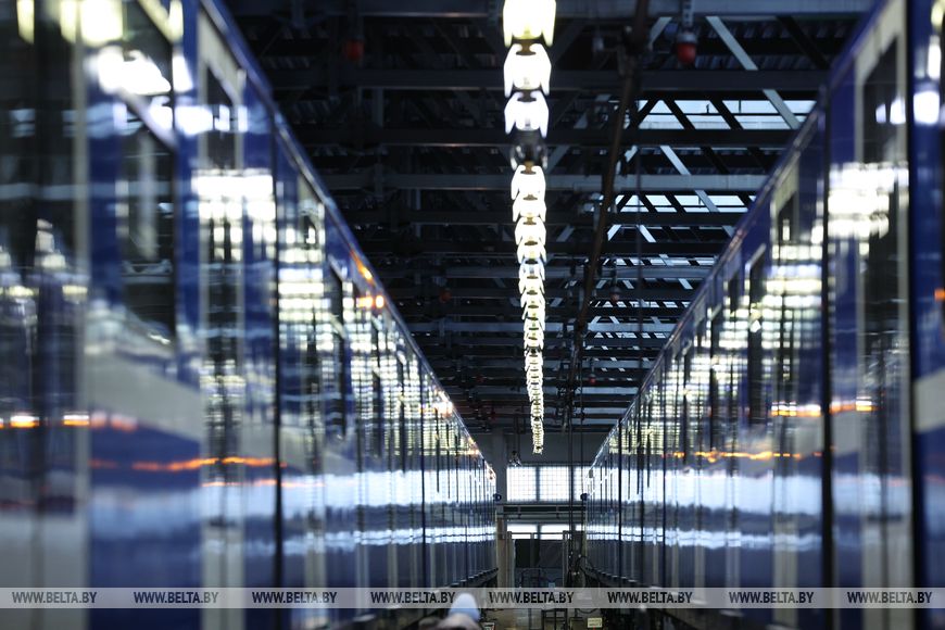 Новые поезда выйдут на Автозаводскую линию минского метро в декабре. Посмотрелисоставы