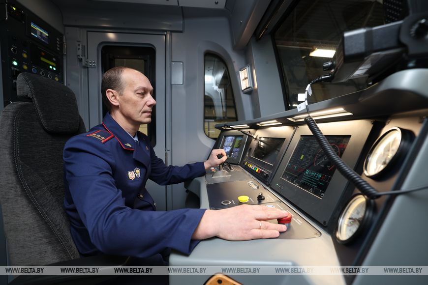 Новые поезда выйдут на Автозаводскую линию минского метро в декабре. Посмотрелисоставы