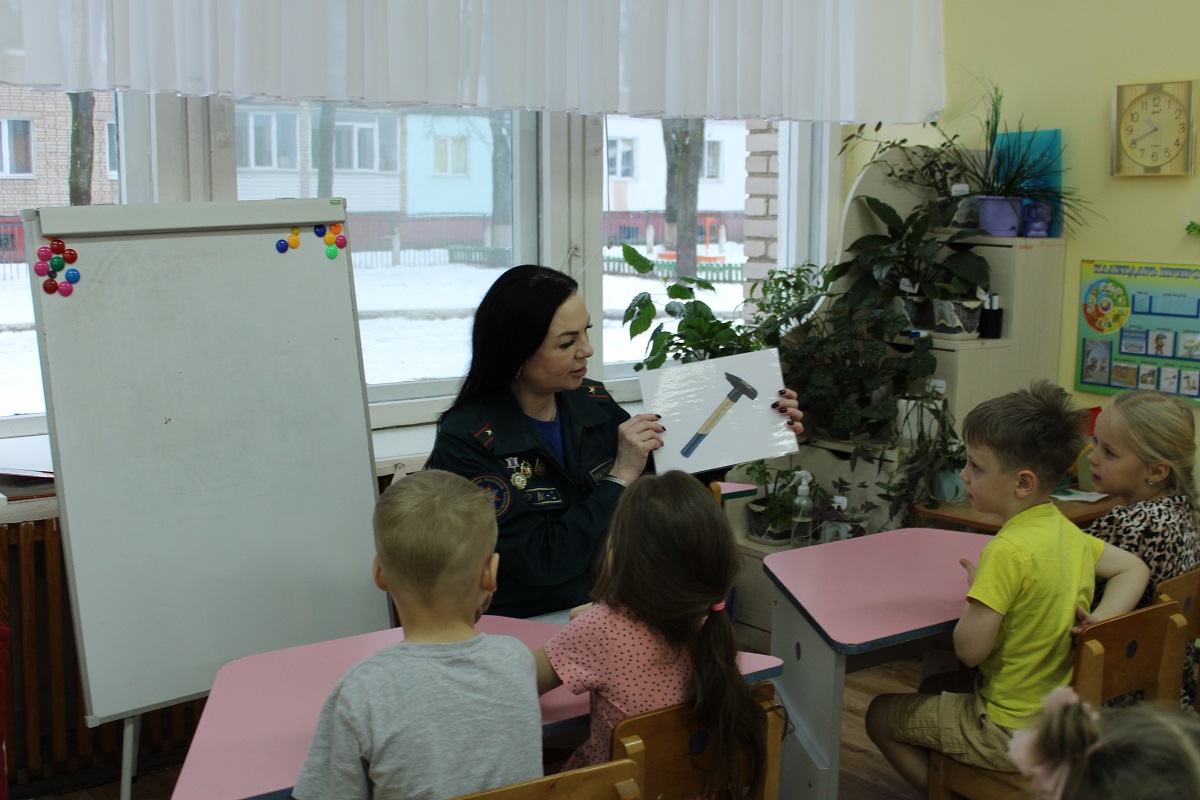 Задача взрослых — научить детей правилам безопасности 2 Задача взрослых — научить детей правилам безопасности