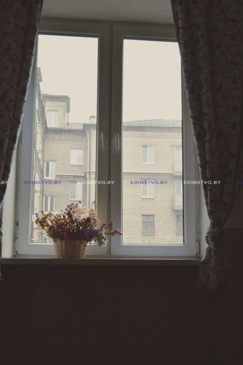 Галерея в подъезде: как преобразилось место общего пользования в четырехэтажкена проспекте в Борисове