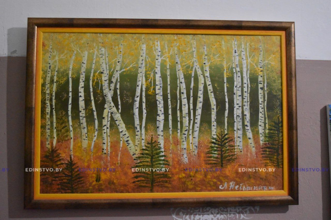 Галерея в подъезде: как преобразилось место общего пользования в четырехэтажкена проспекте в Борисове