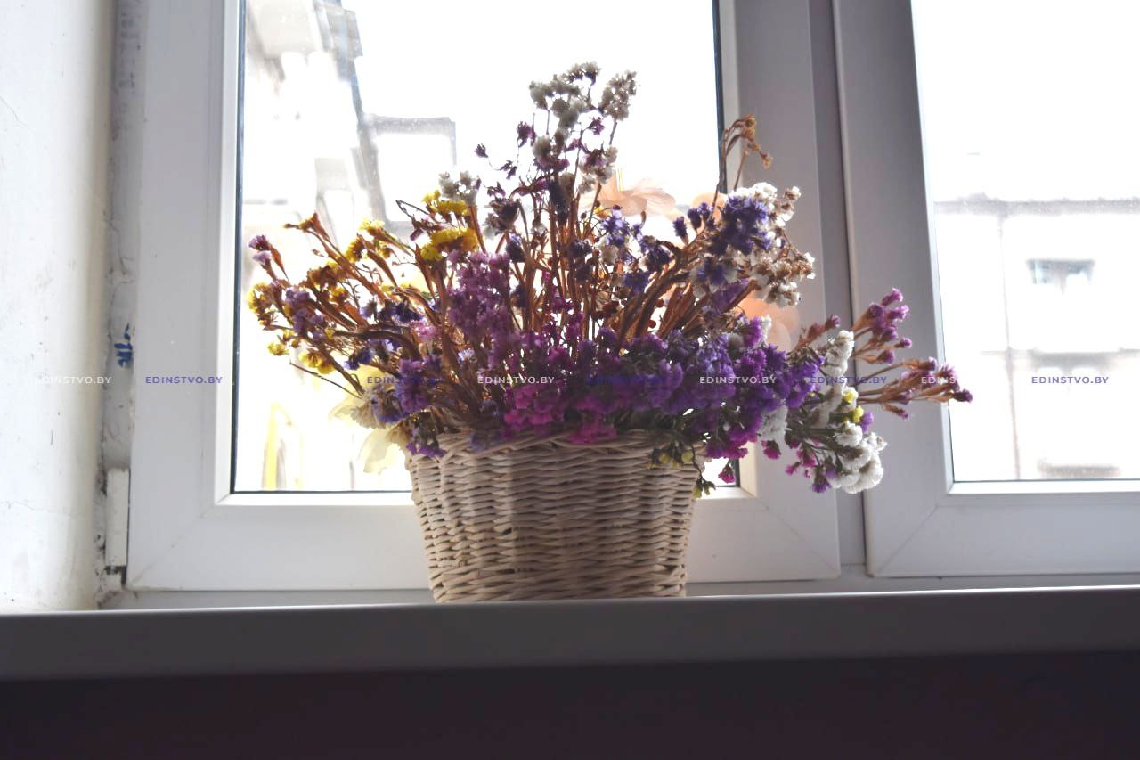 Галерея в подъезде: как преобразилось место общего пользования в четырехэтажкена проспекте в Борисове