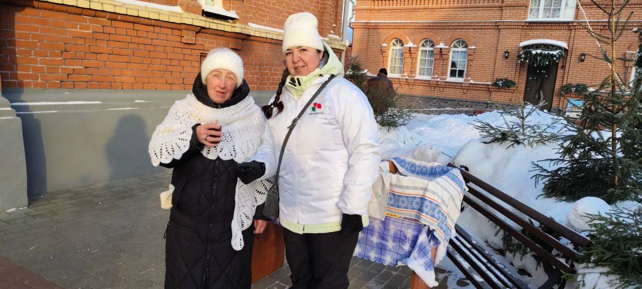 В Борисове продолжается выдача освященной воды и организованы пункты с горячимчаем в морозную погоду