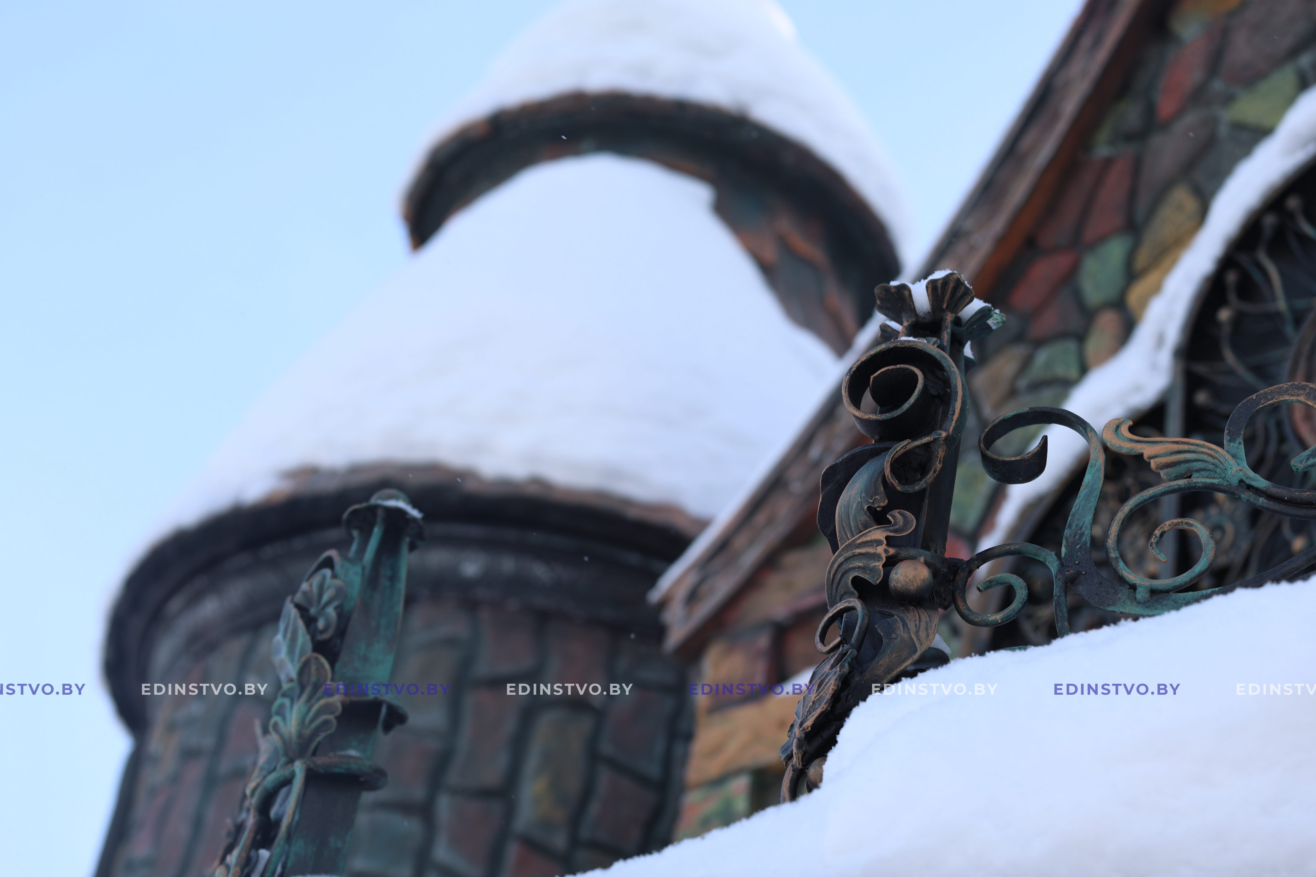 Настоящий фундамент веры. В чем символизм нового арт-объекта, стилизованного подгерб города Борисова