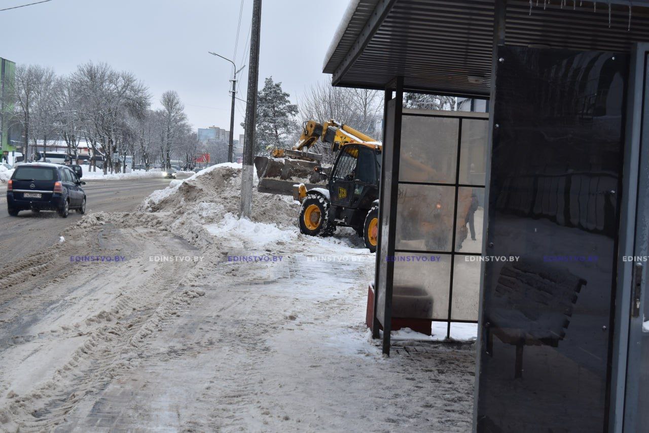 По следам «Амкодора» отправились оценить уборку снега в Борисове журналисты 11 По следам «Амкодора» отправились оценить уборку снега в Борисове журналисты