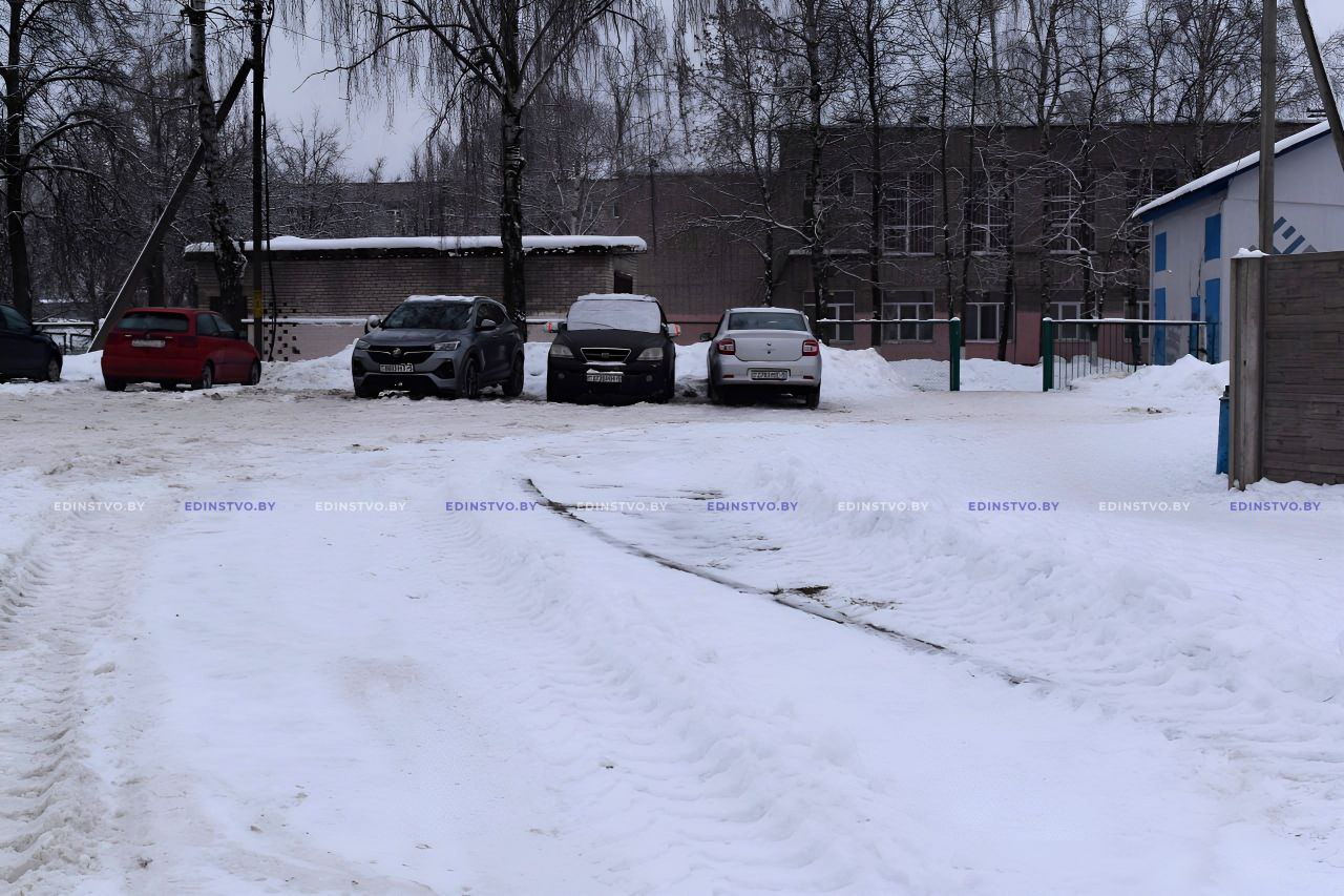 По следам «Амкодора» отправились оценить уборку снега в Борисове журналисты 4 По следам «Амкодора» отправились оценить уборку снега в Борисове журналисты