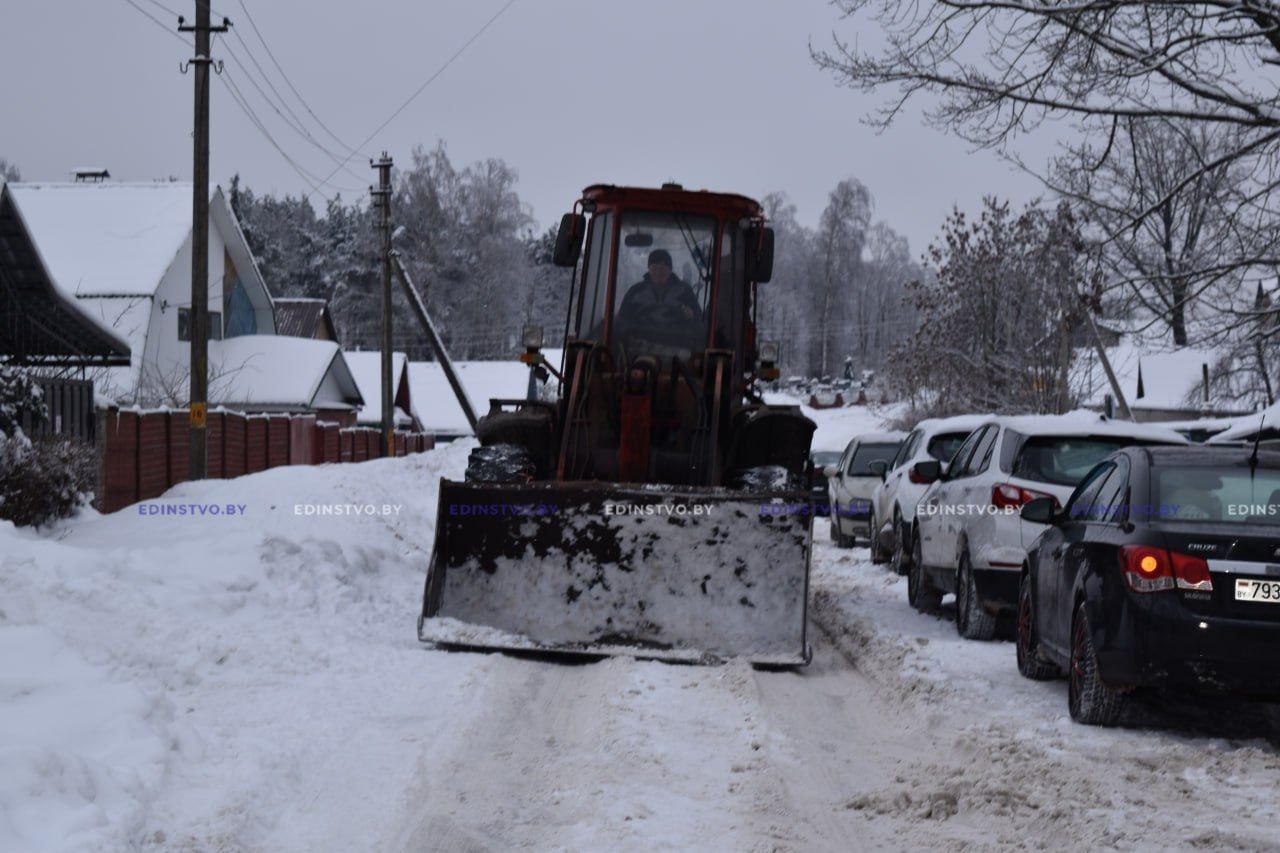 По следам «Амкодора» отправились оценить уборку снега в Борисове журналисты 6 По следам «Амкодора» отправились оценить уборку снега в Борисове журналисты
