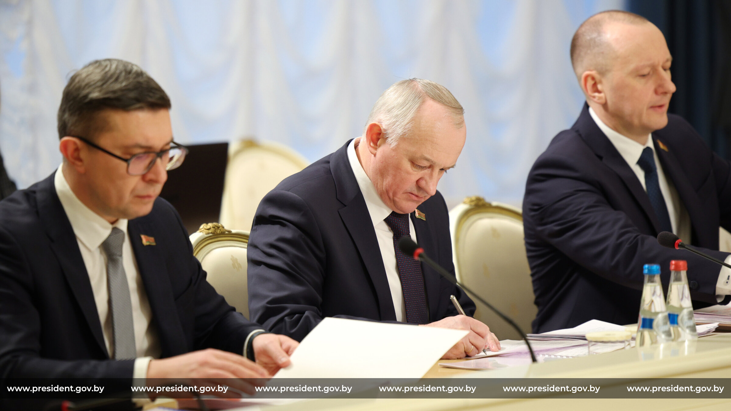 Александр Лукашенко собрал совещание с руководством Совета Министров