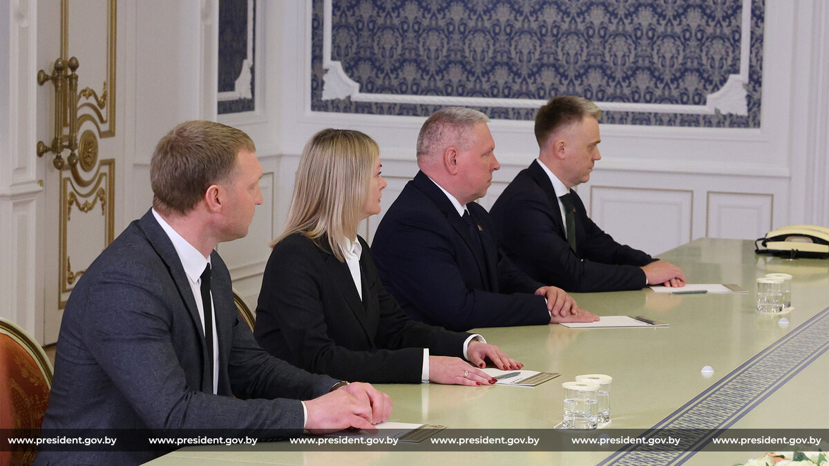 Президент Беларуси Александр Лукашенко рассмотрел кадровые вопросы