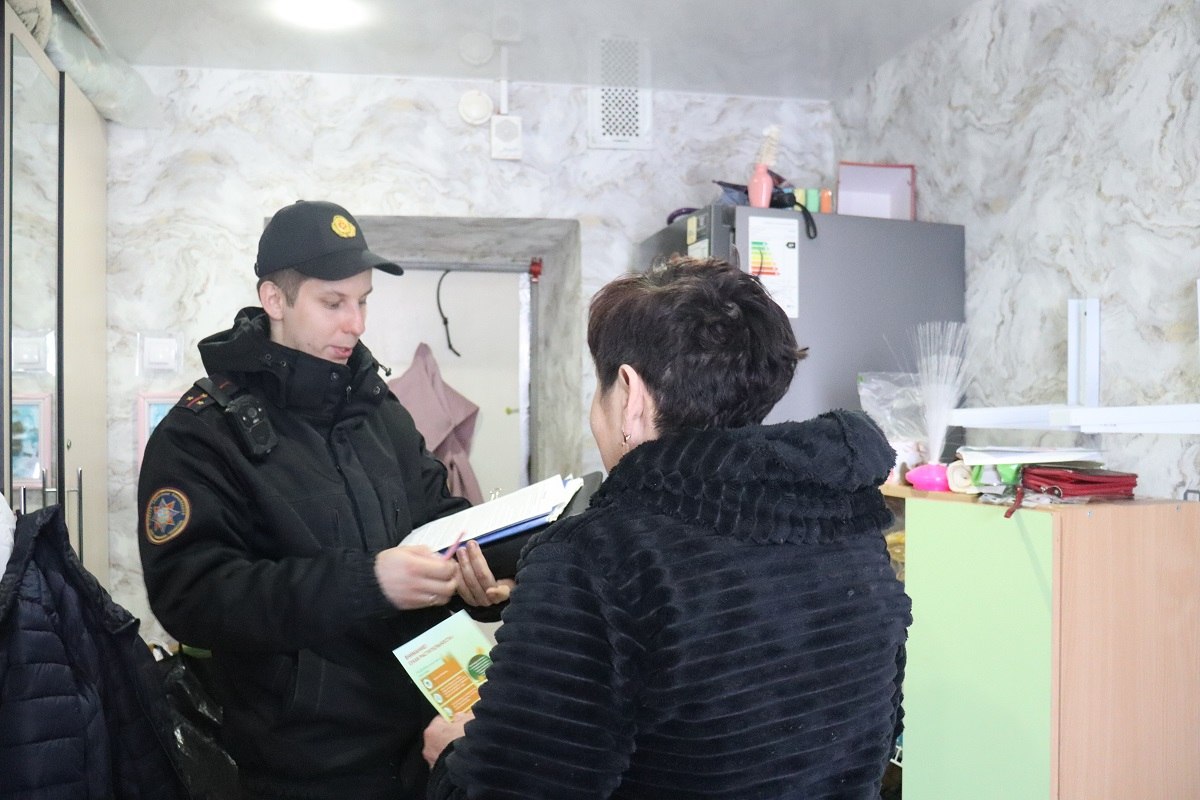«Жизнь без опаски»: пожарная безопасность общежитий на особом контролеспасателей 3 «Жизнь без опаски»: пожарная безопасность общежитий на особом контролеспасателей