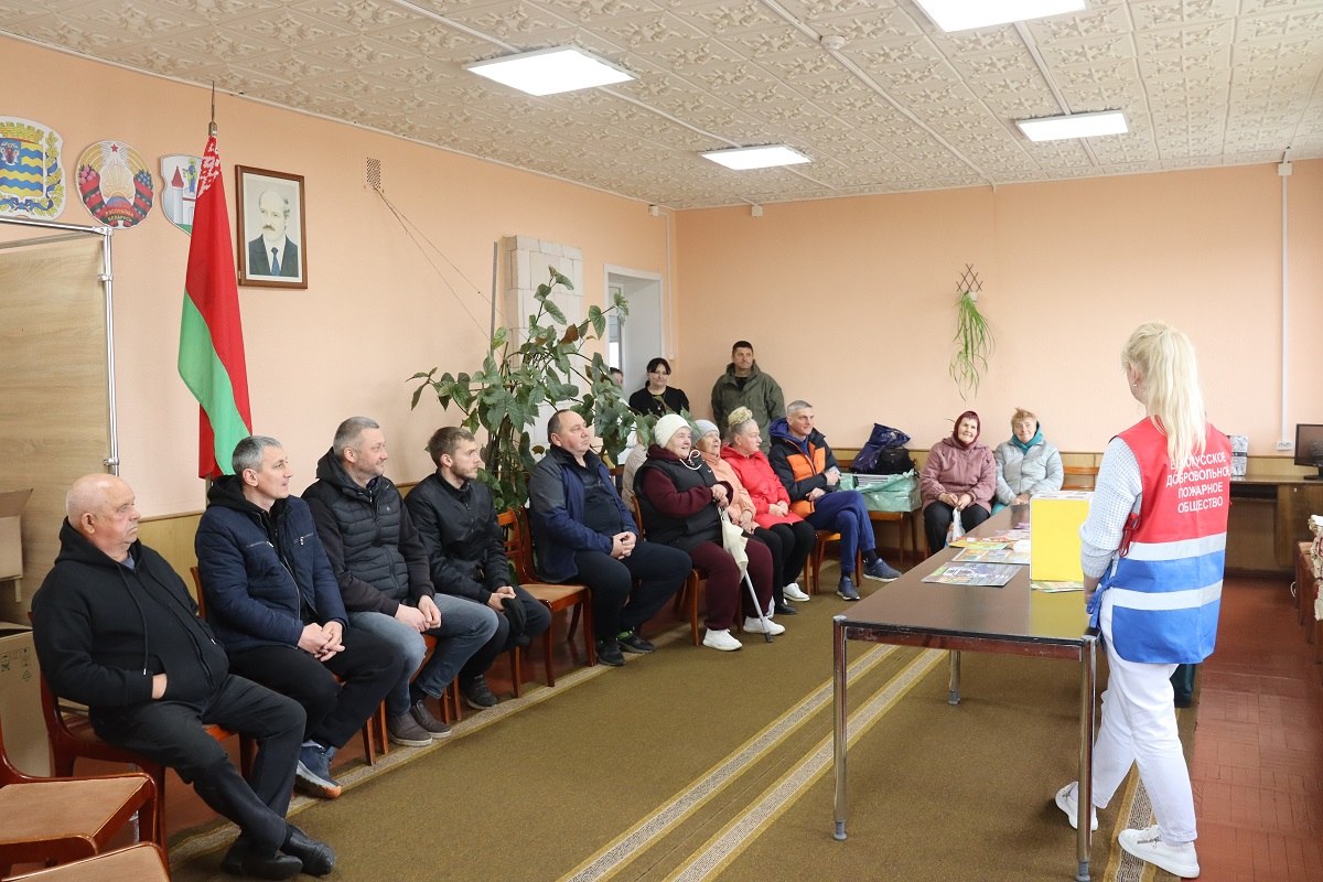 Безопасный щит против огненной стихии. Ярмарка безопасности граждан прошла вГливинском сельсовете 4 Безопасный щит против огненной стихии. Ярмарка безопасности граждан прошла вГливинском сельсовете